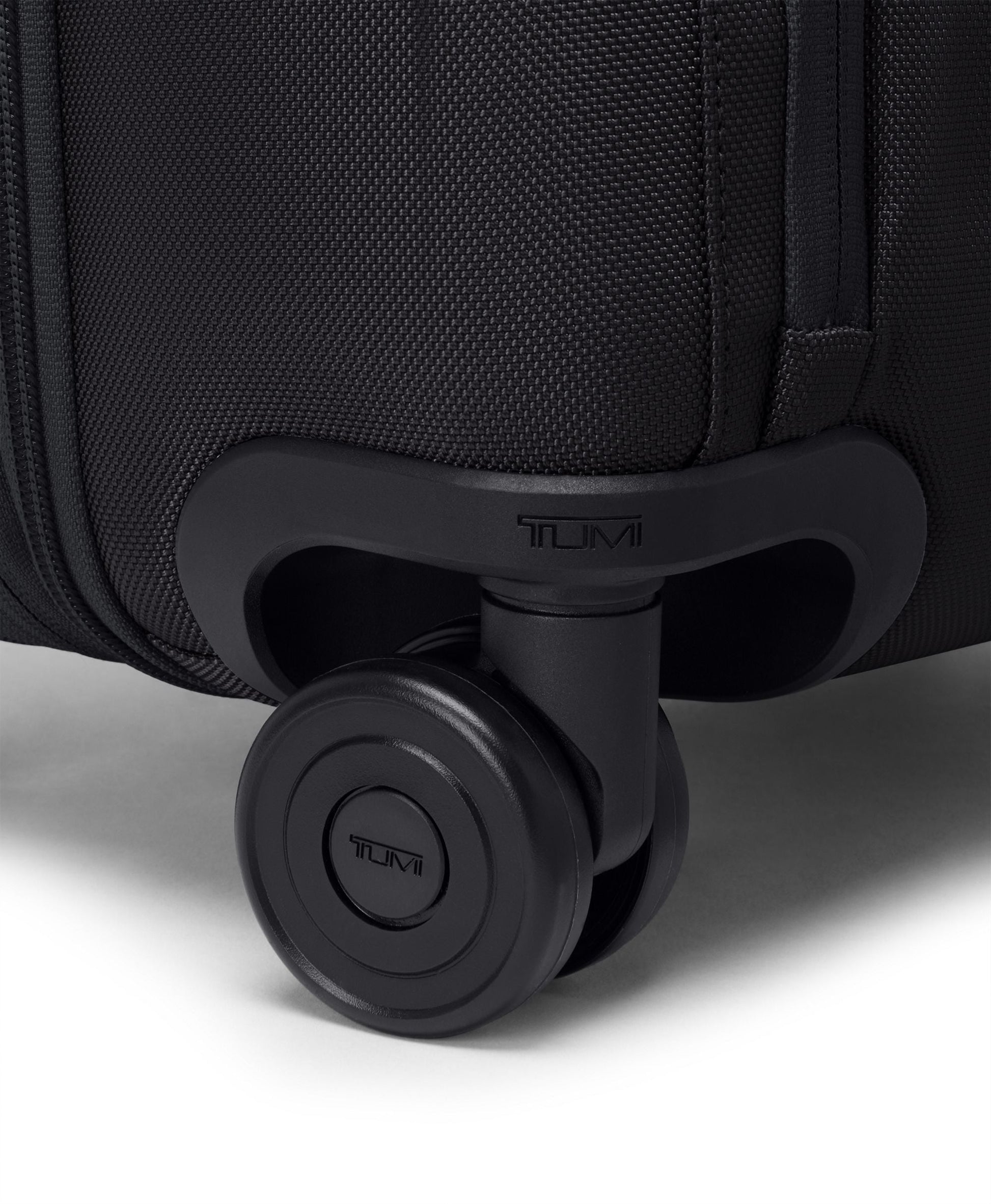 Tumi Luggage Tumi Alpha Medium Dual Access Expandable Checked Luggage