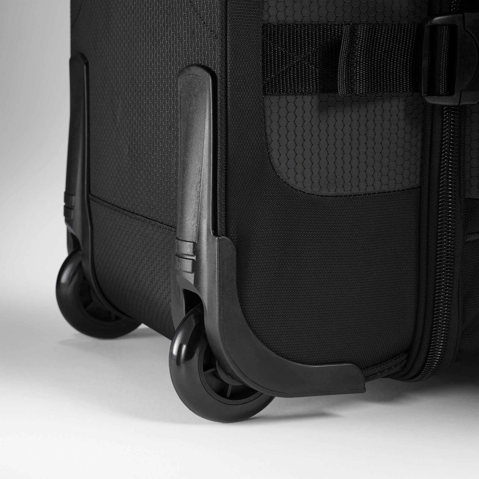 High Sierra Duffles High Sierra Fairlead Collection 34" Drop Bottom Duffle