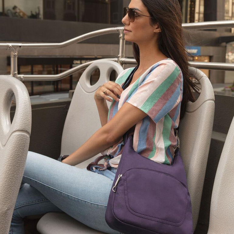 Travelon Messenger Travelon Anti-Theft Classic Essential Messenger Bag (RFID Blocking)